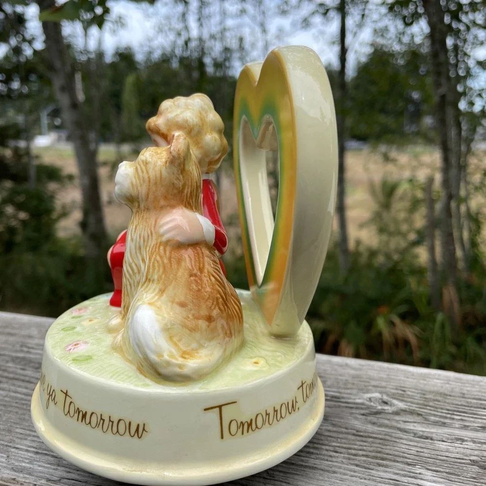 Little Orphan Annie Music Box Figurine Tomorrow Song Sandy Applause 1982 Movie